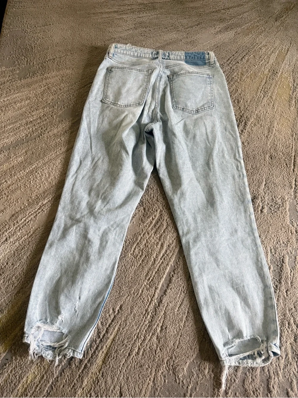 Abercrombie & Fitch Mom jeans High Rise light wash distressed curve love 28 / 6